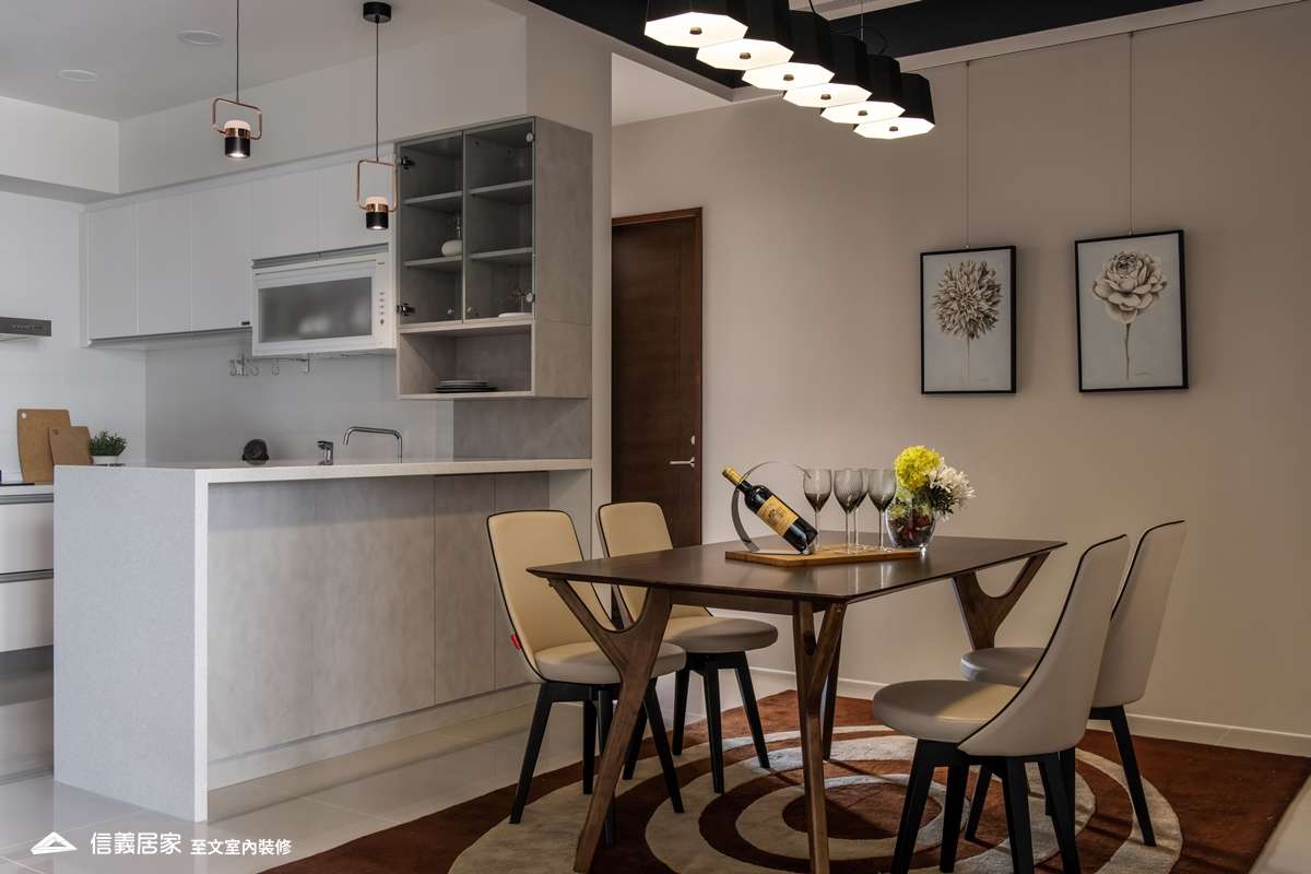 灰色廚房室內裝潢設計，包括餐桌、餐椅、吧台裝潢圖片