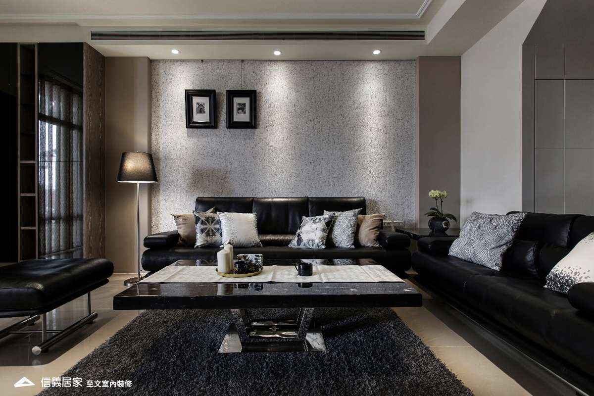 米色客廳室內裝潢設計，包括沙發、大理石牆/檯面裝潢圖片