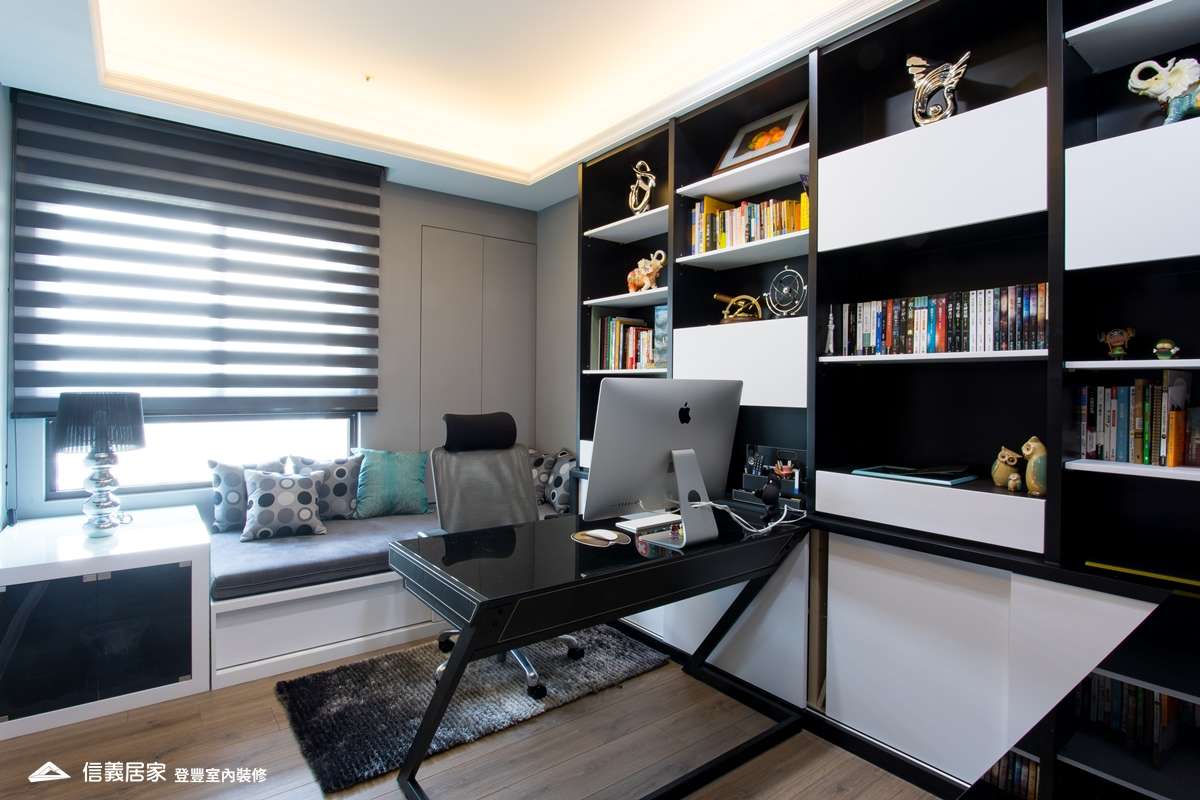 黑白書房室內裝潢設計，包括椅子、矮櫃、燈具、書桌、書櫃裝潢圖片