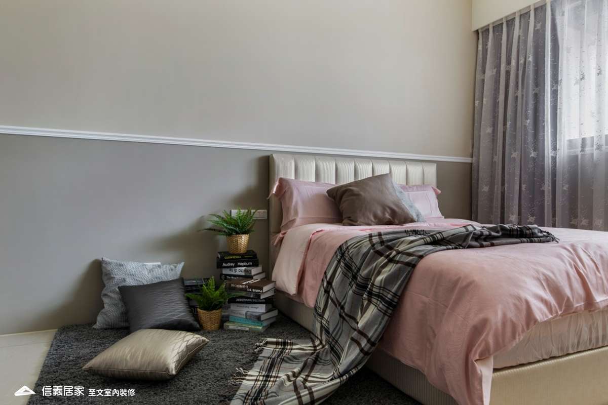 米色臥室室內裝潢設計，包括床、地毯裝潢圖片