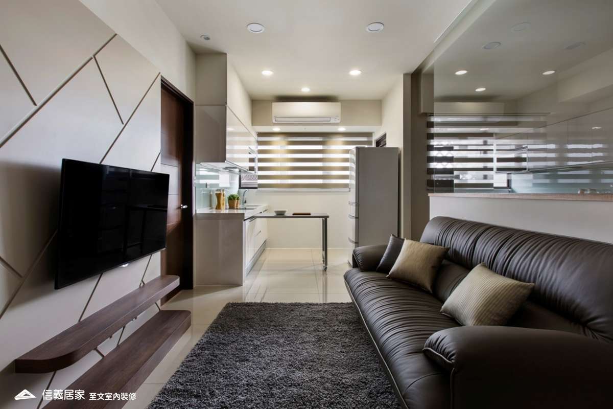 米色客廳室內裝潢設計，包括沙發、電視牆、地毯裝潢圖片