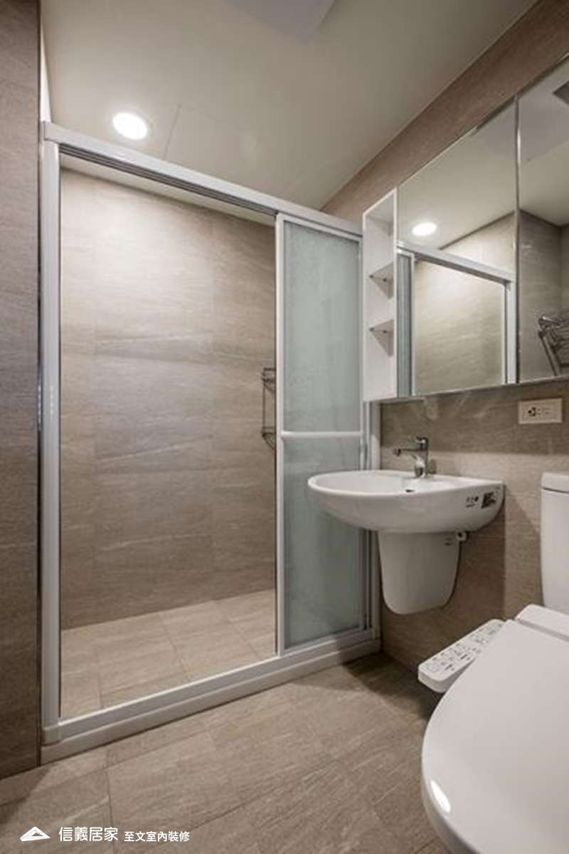 灰色浴室,灰色乾濕分離室內裝潢設計，包括洗手台、馬桶裝潢圖片