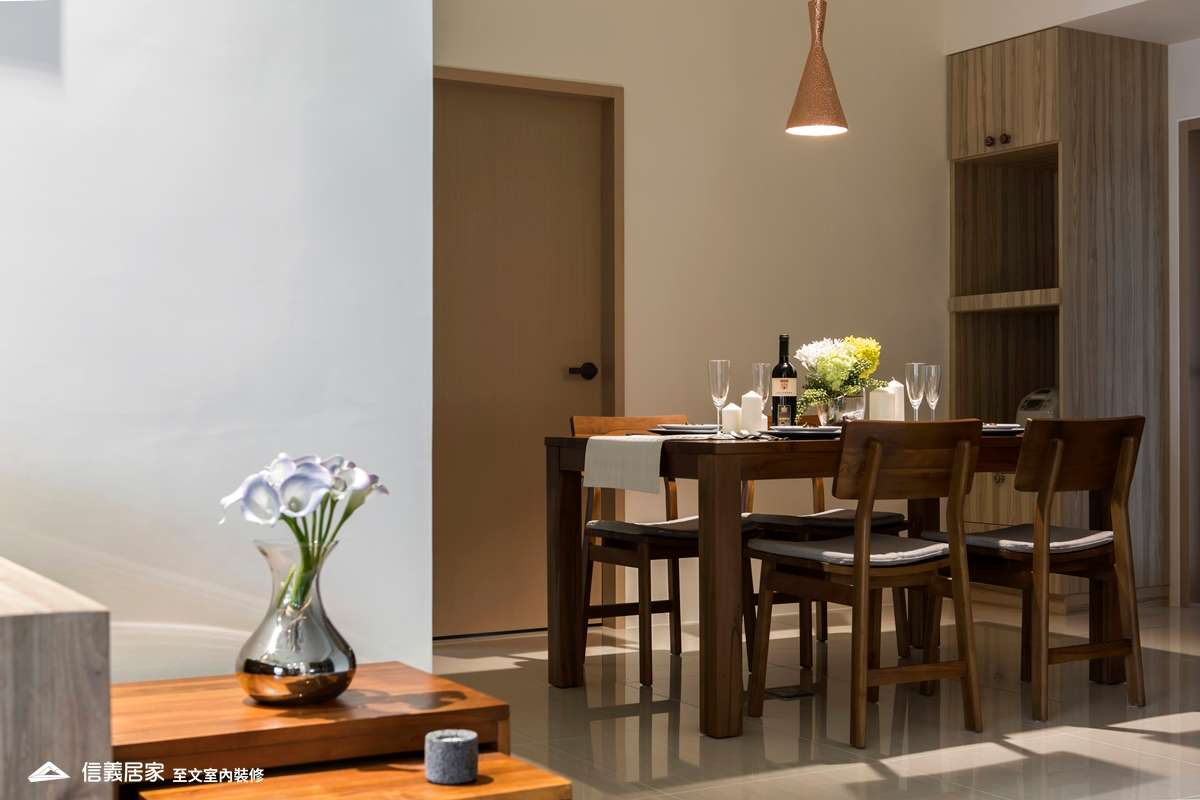 咖啡色餐廳室內裝潢設計，包括餐桌、餐椅裝潢圖片