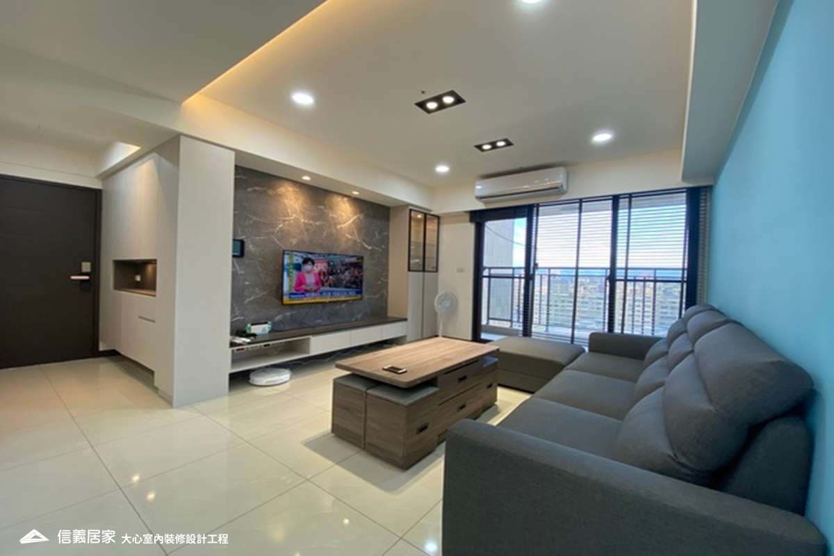 灰色客廳室內裝潢設計，包括沙發、電視櫃裝潢圖片
